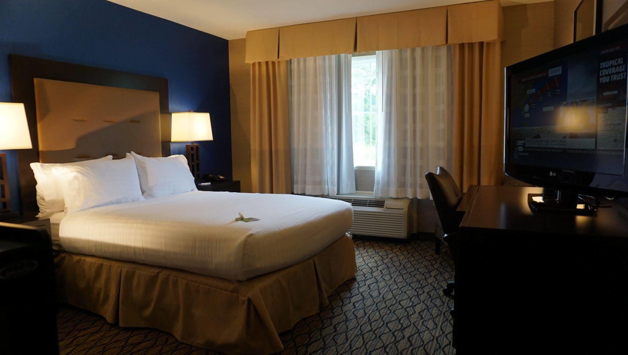 New Milford Holiday Inn Express & Suites Gibson By Ihg מראה חיצוני תמונה