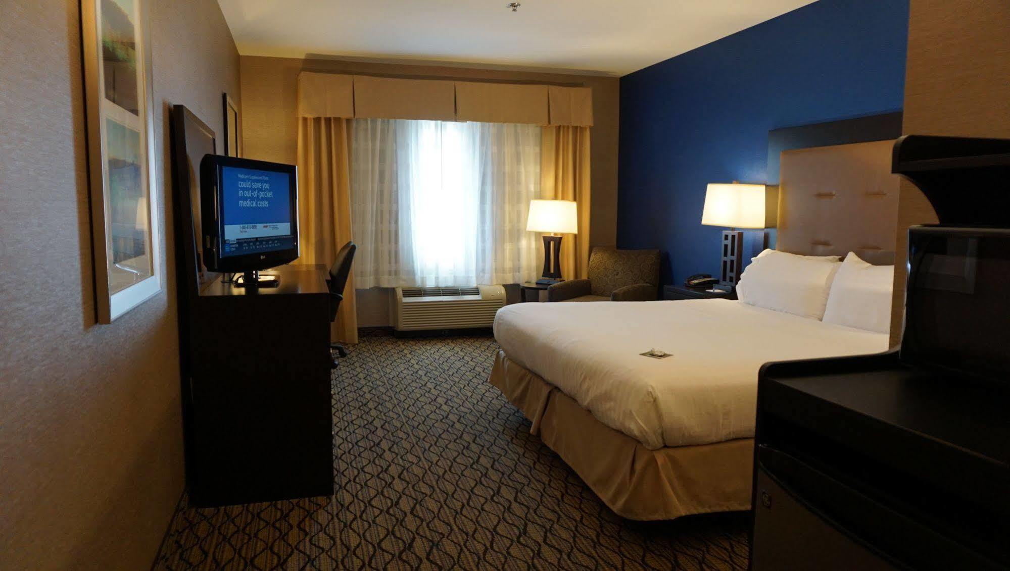New Milford Holiday Inn Express & Suites Gibson By Ihg מראה חיצוני תמונה
